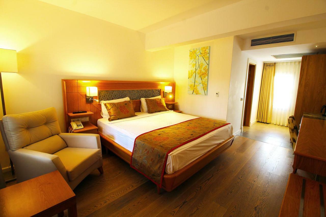 The Losh Hotel ยาลึคคาวัค ภายนอก รูปภาพ